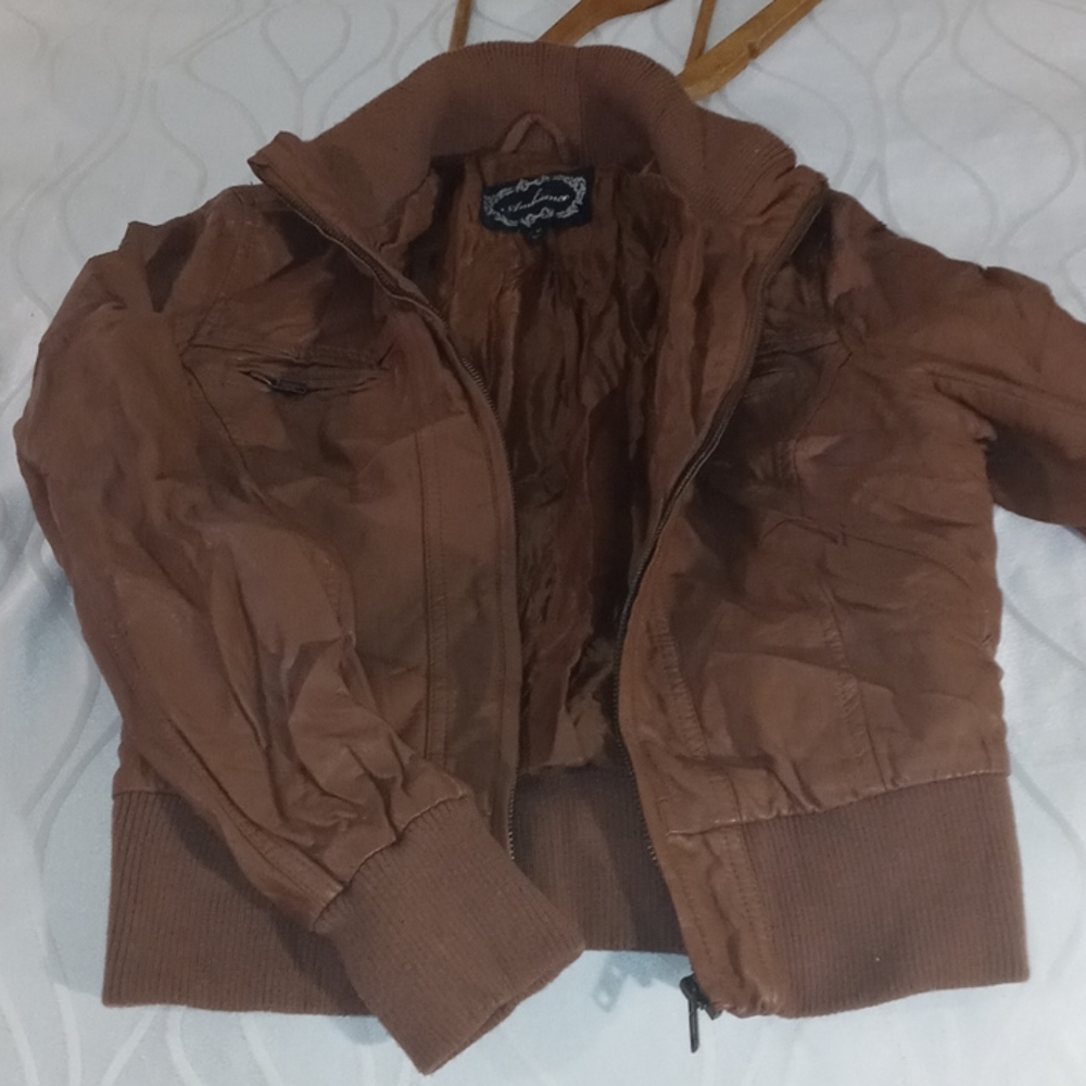 Clothes - Picture 8 of 8